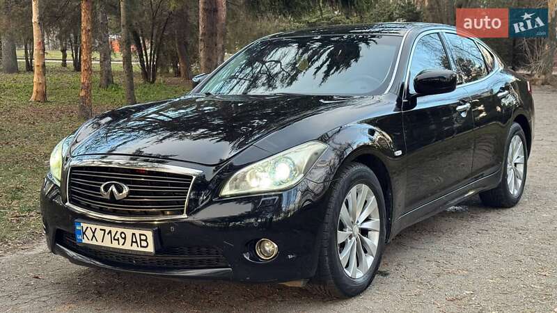 Infiniti M37 2011