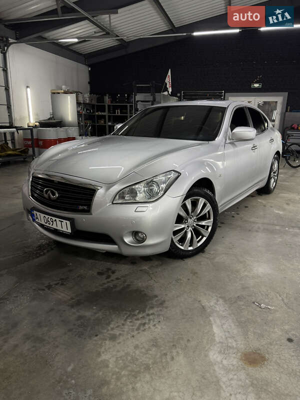 Infiniti M37 2012