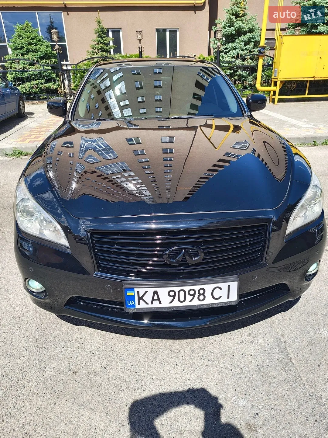 2010 Infiniti M - мініатюра 3