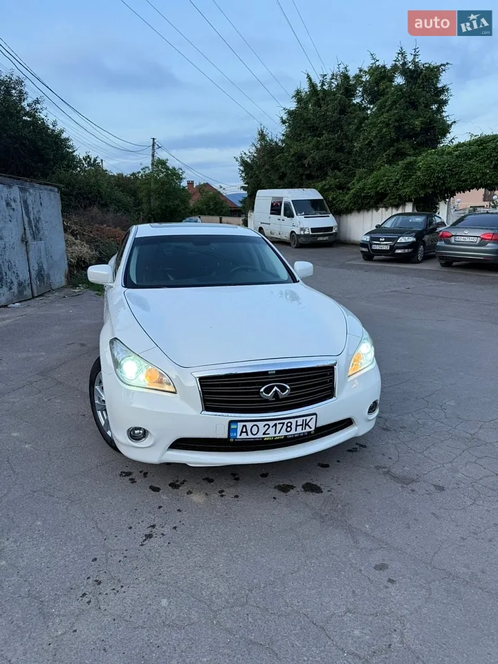 2011 Infiniti M - мініатюра 12