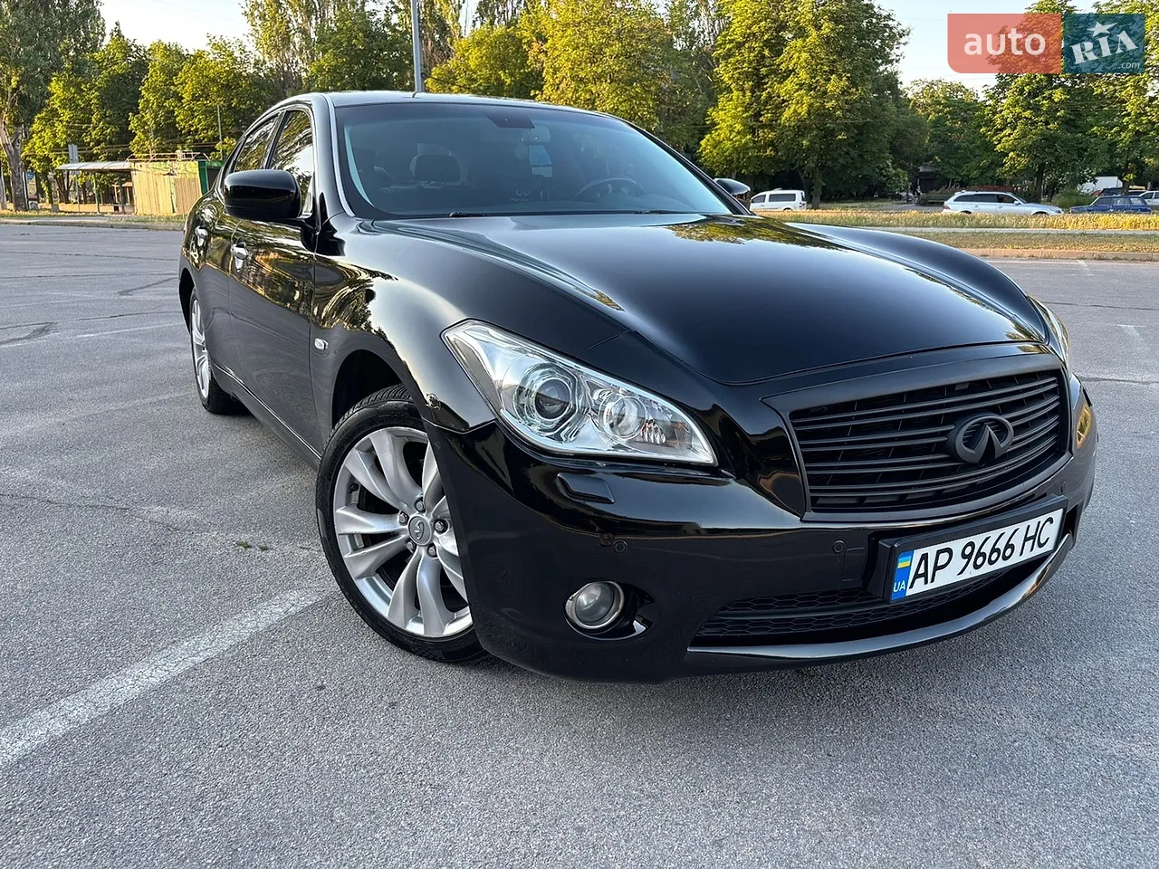 2011 Infiniti M - мініатюра 19