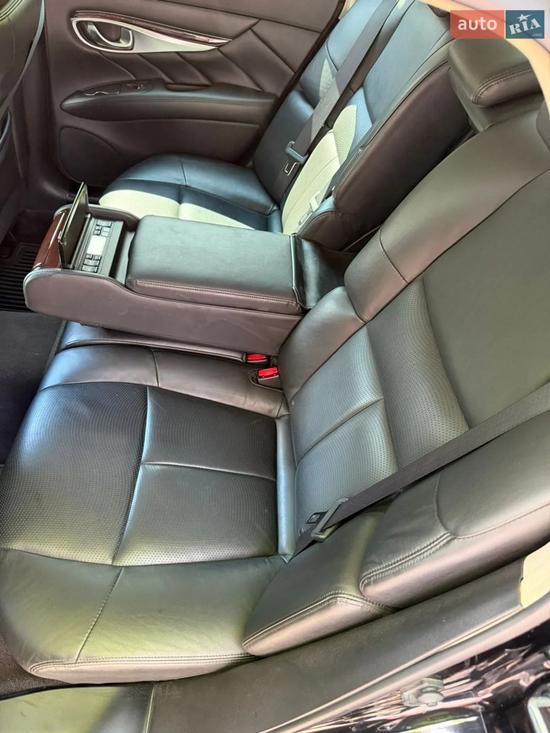2011 Infiniti M - мініатюра 15