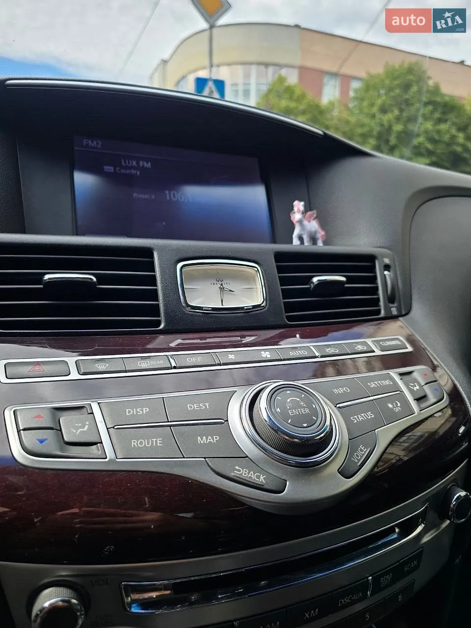 2012 Infiniti M - мініатюра 9