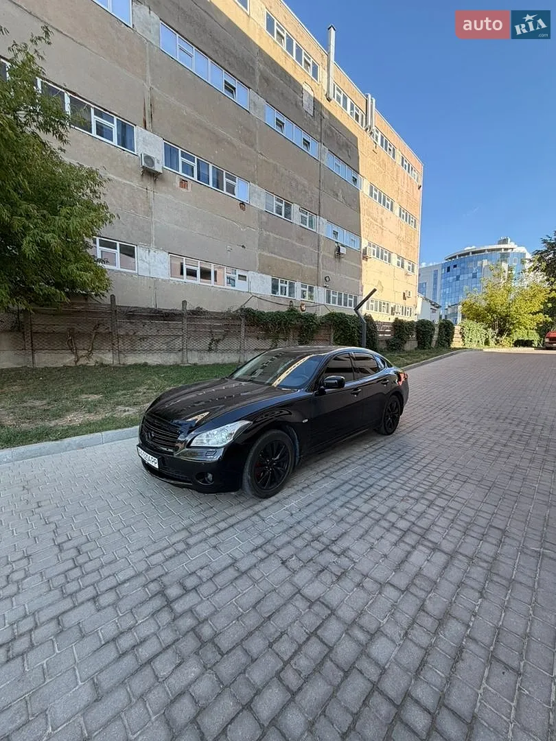 Infiniti M37 2012