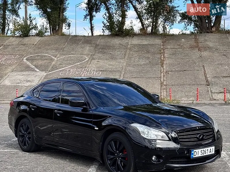 Infiniti M37