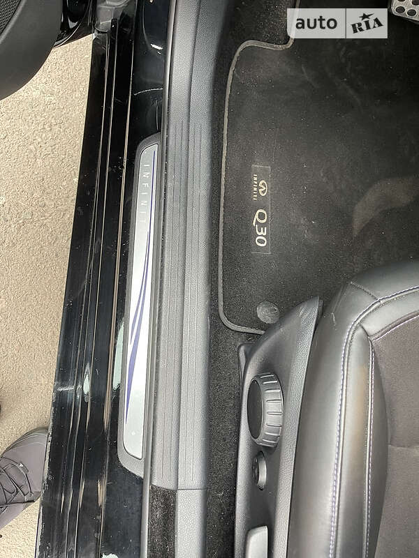 Хетчбек Infiniti Q30 2016 в Рівному