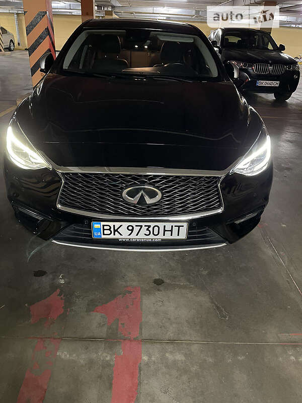 Хетчбек Infiniti Q30 2016 в Рівному