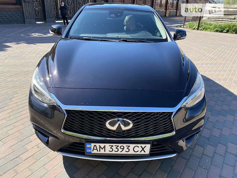 Позашляховик / Кросовер Infiniti Q30 2016 в Звягелі