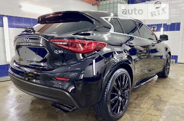 Седан Infiniti Q30 2016 в 