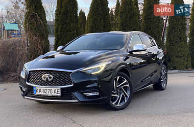 Хэтчбек Infiniti Q30 2016 в Киеве