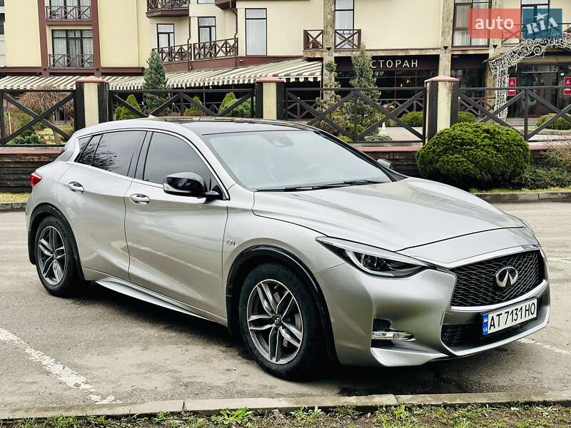 Хэтчбек Infiniti Q30 2016 в 