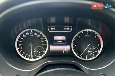 Хэтчбек Infiniti Q30 2016 в 