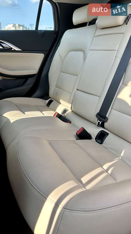 Хетчбек Infiniti Q30 2017 в Києві