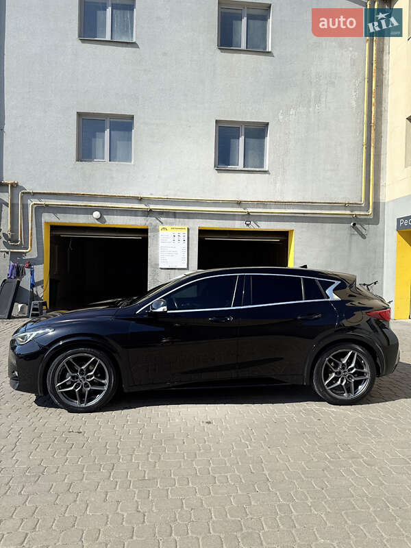 Хетчбек Infiniti Q30 2016 в Івано-Франківську