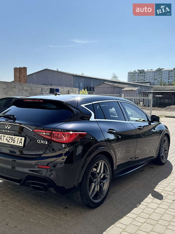 Хетчбек Infiniti Q30 2016 в Івано-Франківську