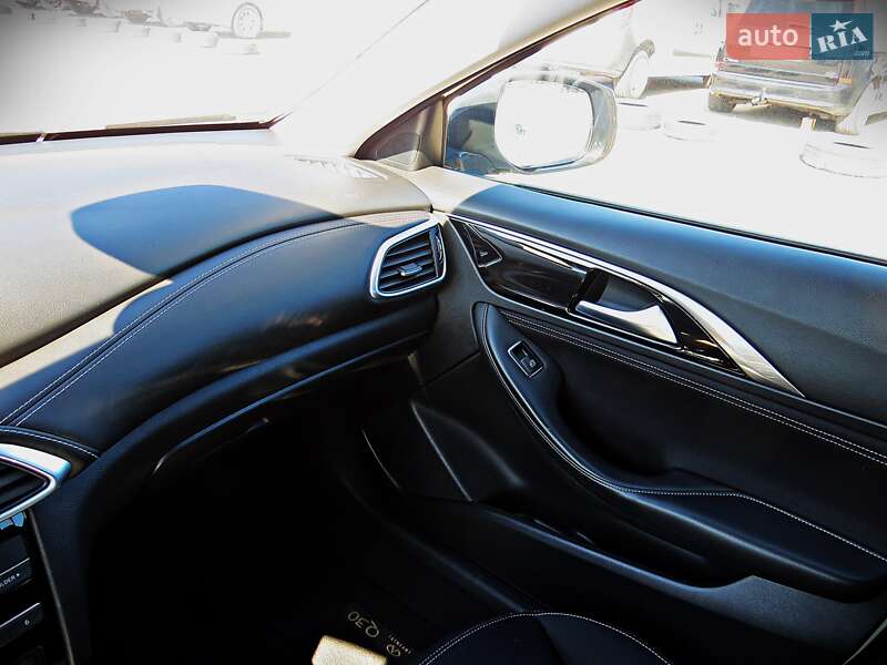 Хэтчбек Infiniti Q30 2017 в Черкассах