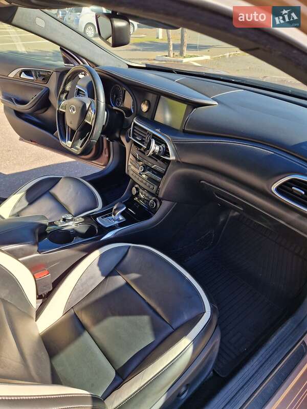 Хетчбек Infiniti Q30 2016 в Одесі фото 14 Хетчбек Infiniti Q30 2016 в Одесі