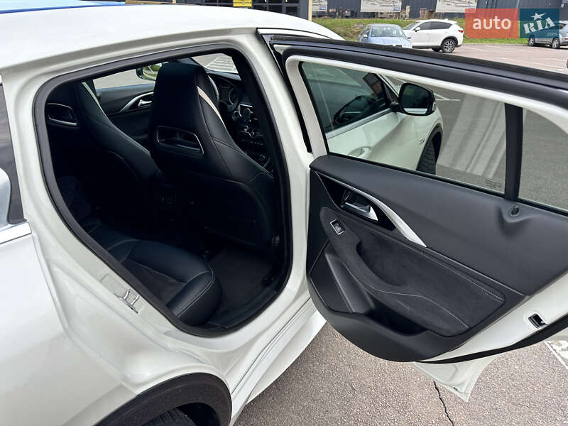 Хэтчбек Infiniti Q30 2016 в Ровно фото 25 Хэтчбек Infiniti Q30 2016 в Ровно