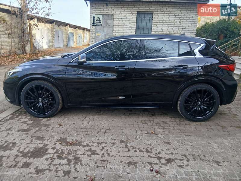 Хетчбек Infiniti Q30 2016 в Калуші