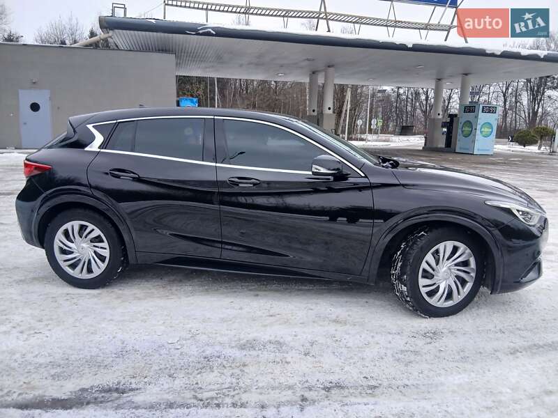 Хетчбек Infiniti Q30 2016 в Калуші