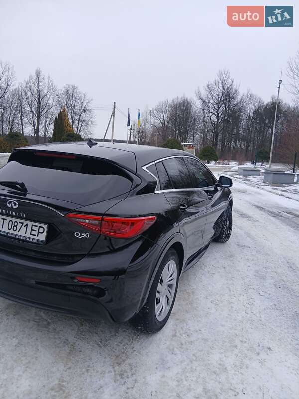 Хетчбек Infiniti Q30 2016 в Калуші