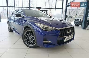 Хэтчбек Infiniti Q30 2016 в Виннице