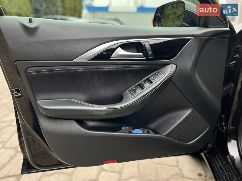 Хэтчбек Infiniti Q30 2017 в Белой Церкви фото 10 Хэтчбек Infiniti Q30 2017 в Белой Церкви