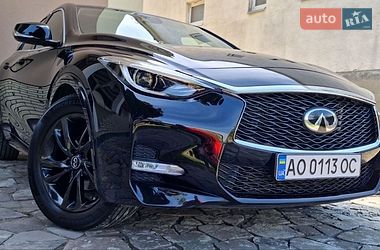 Хэтчбек Infiniti Q30 2016 в Мукачево