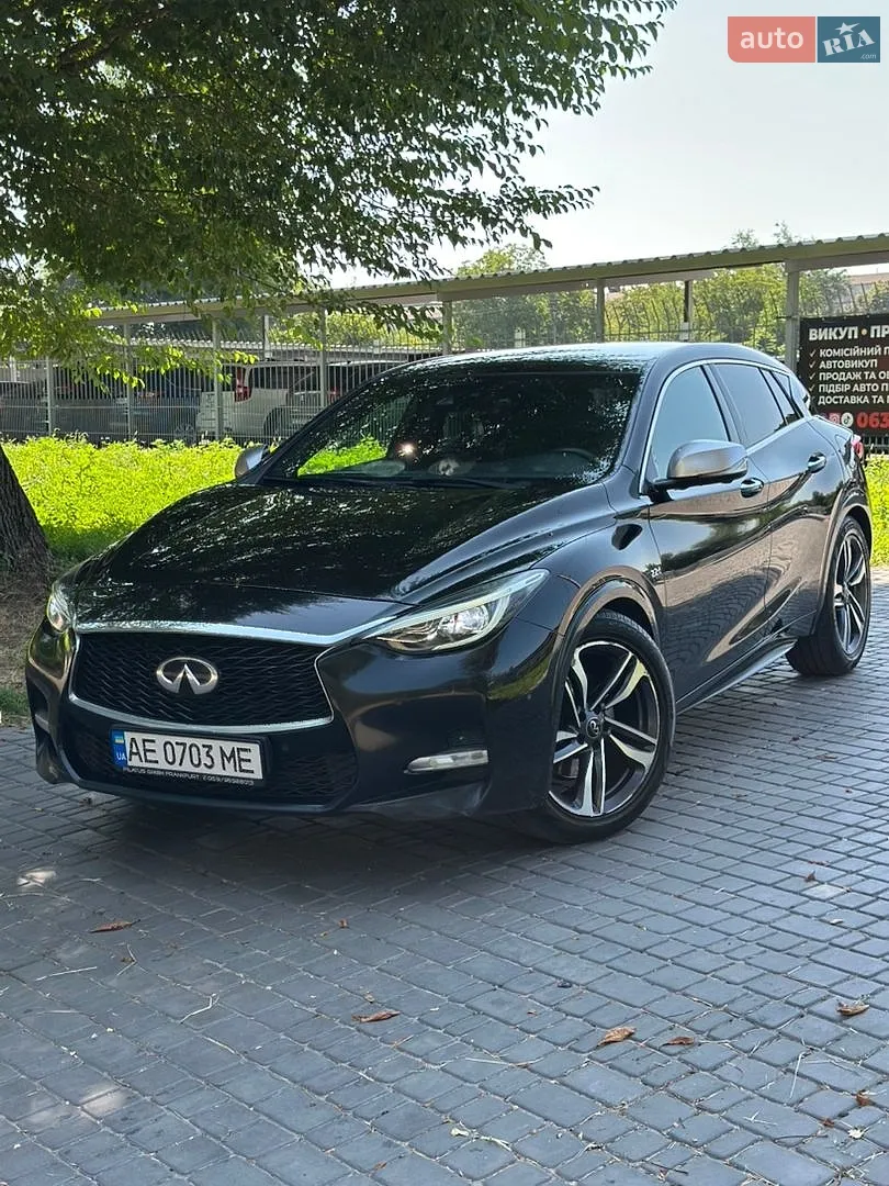 2016 Infiniti Q30 - фото 1