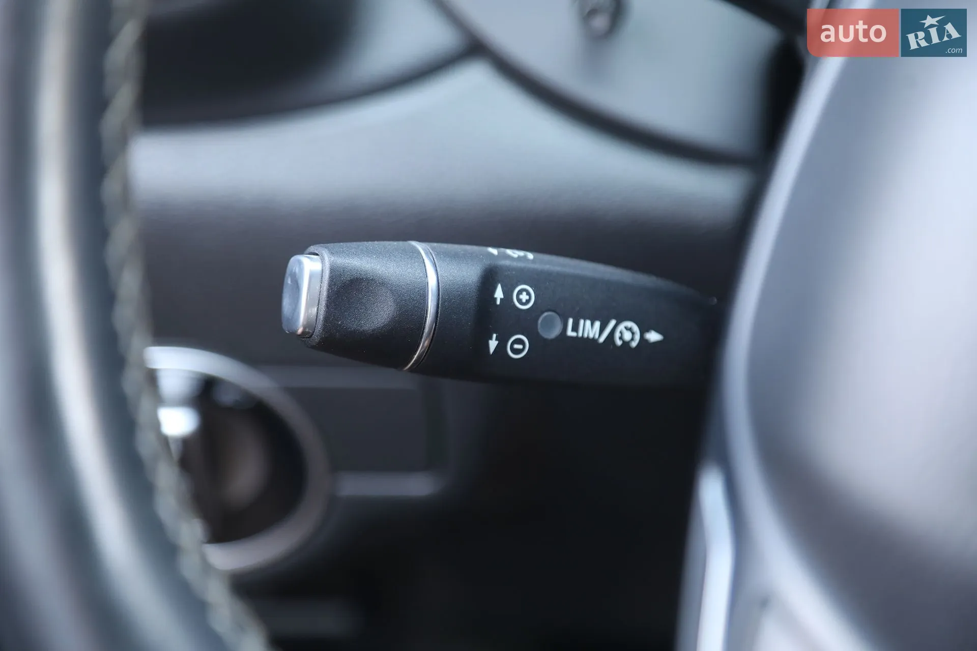 2016 Infiniti Q30 - мініатюра 26