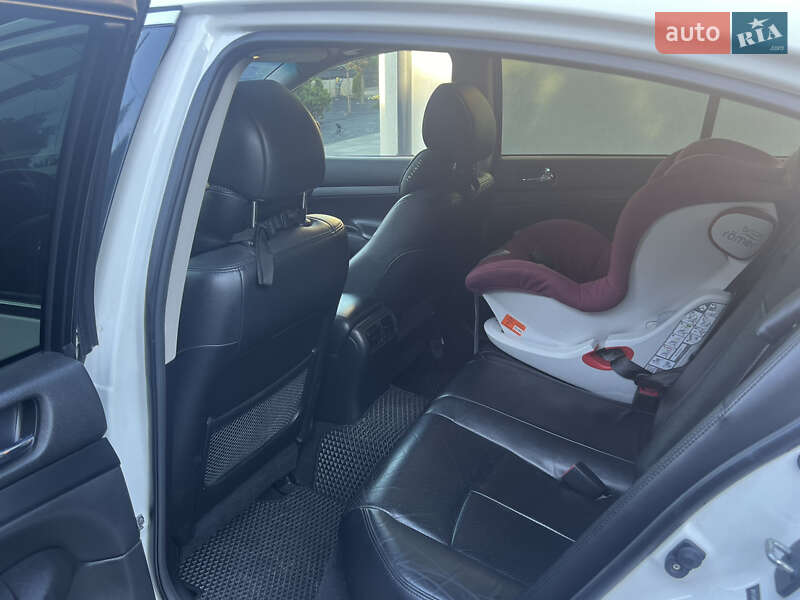 Седан Infiniti Q40 2014 в Чернігові