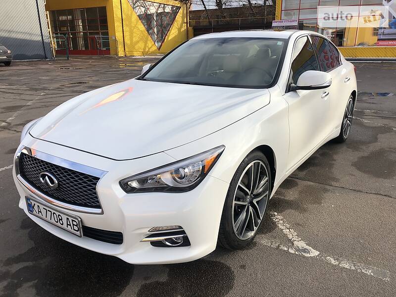 Седан Infiniti Q50 2015 в Житомирі