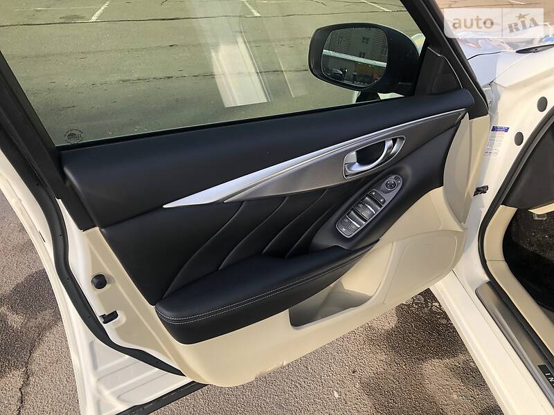 Седан Infiniti Q50 2015 в Житомирі