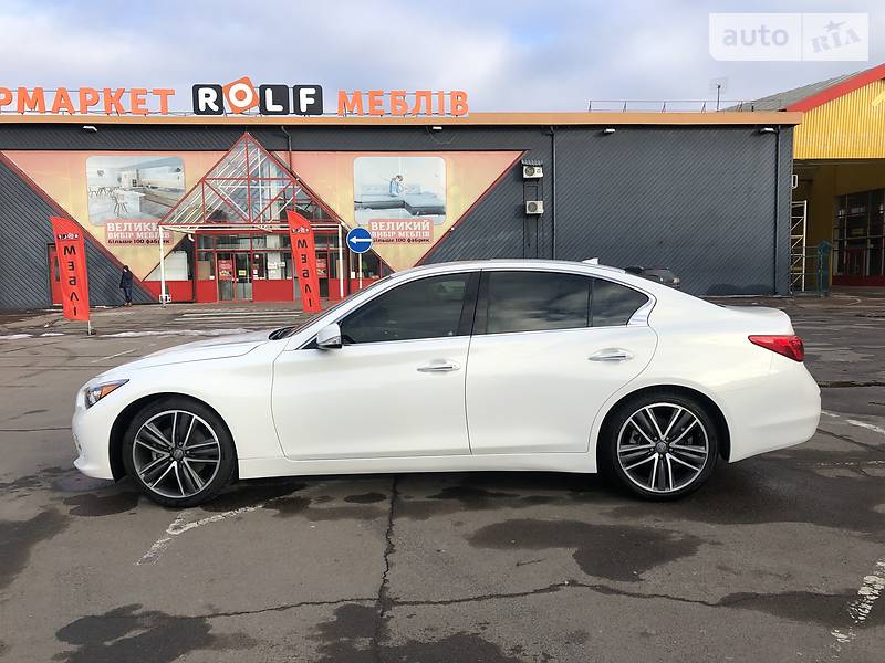 Седан Infiniti Q50 2015 в Житомирі