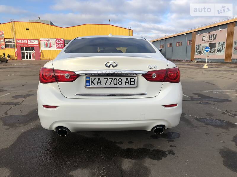Седан Infiniti Q50 2015 в Житомирі