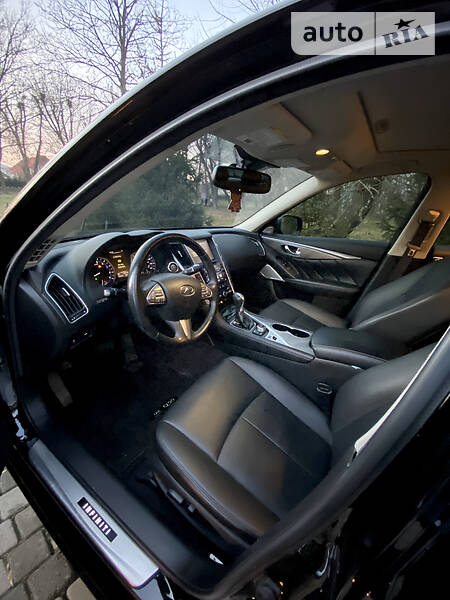 Седан Infiniti Q50 2017 в Львові