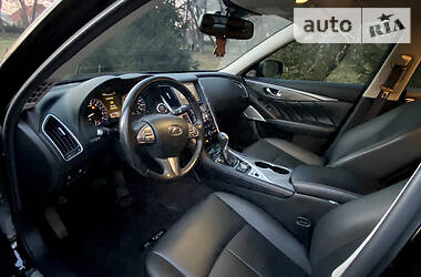 Седан Infiniti Q50 2017 в 