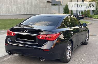 Седан Infiniti Q50 2013 в 