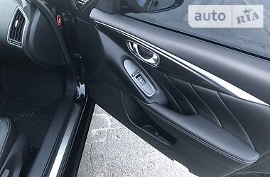 Седан Infiniti Q50 2013 в 