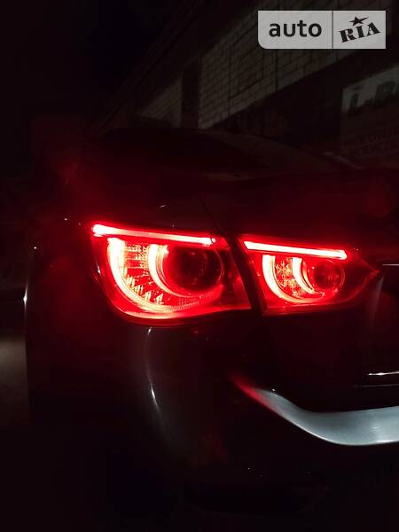 Седан Infiniti Q50 2014 в Києві