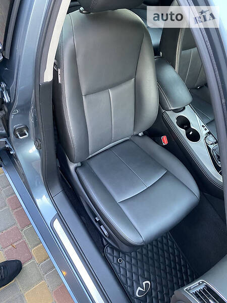 Седан Infiniti Q50 2016 в Одессе