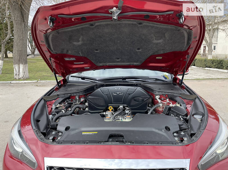 Седан Infiniti Q50 2016 в Романове