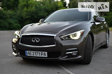 Седан Infiniti Q50 2015 в Днепре