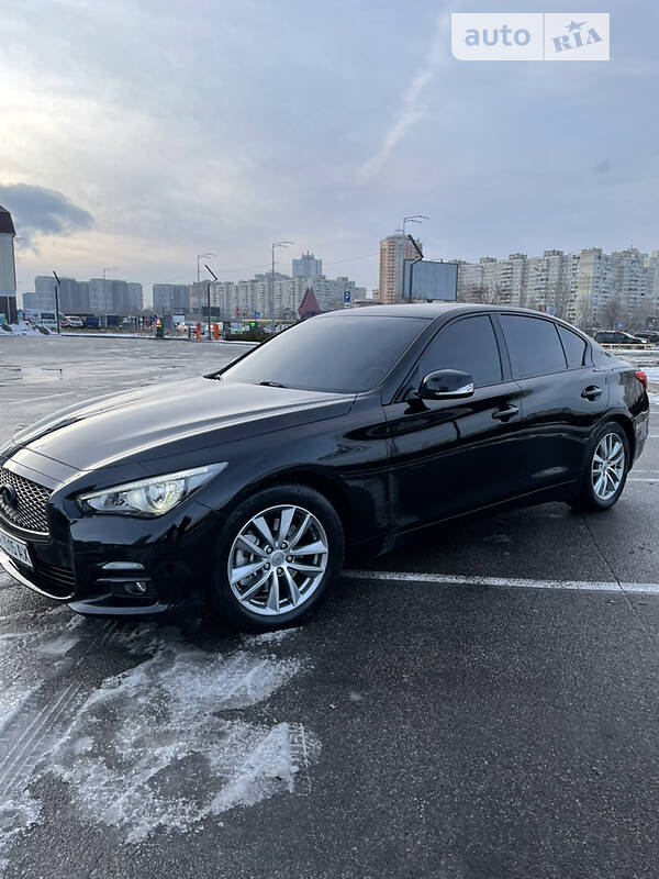 Infiniti Q50 LUXE