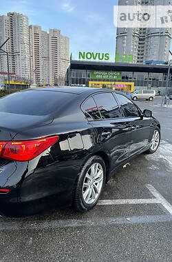 Infiniti Q50 LUXE