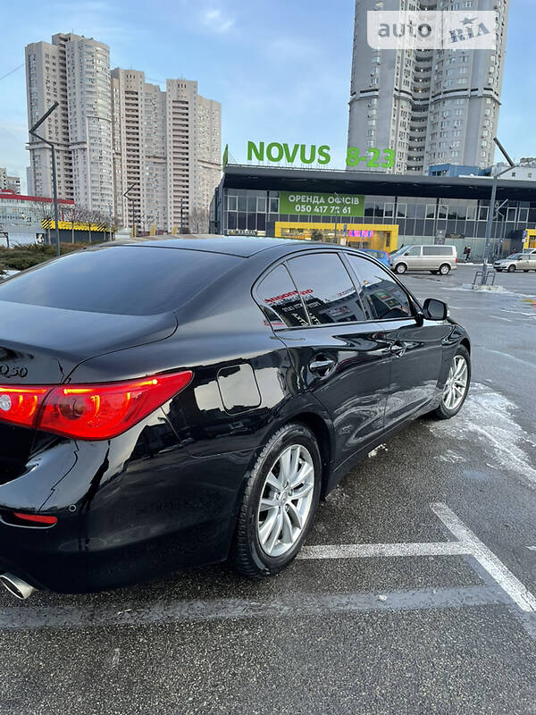 Infiniti Q50 LUXE