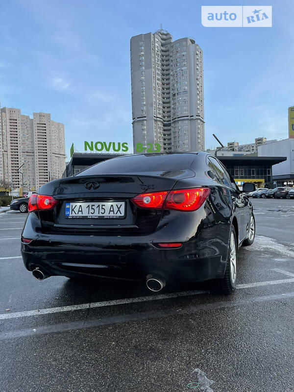 Infiniti Q50 LUXE