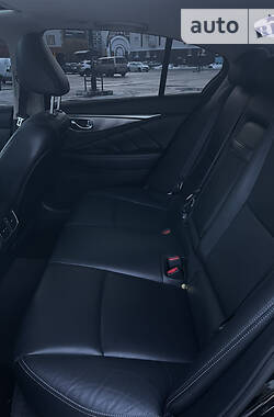 Infiniti Q50 LUXE