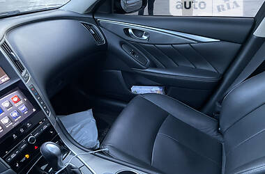 Infiniti Q50 LUXE