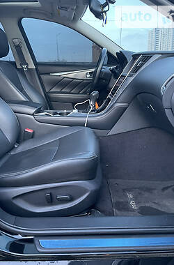 Infiniti Q50 LUXE